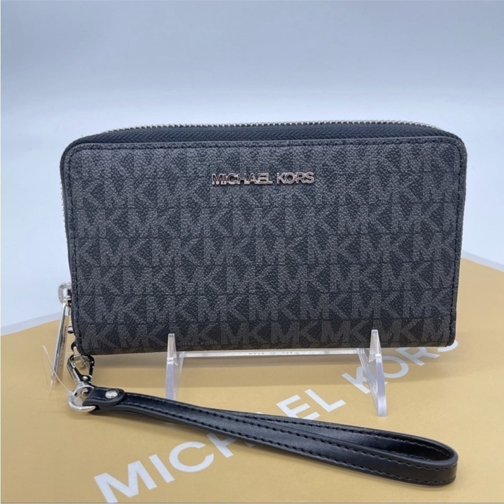 Michael Kors Large Flat Mf Phone Case
Wallet Leather Black - Picture 2 of 10